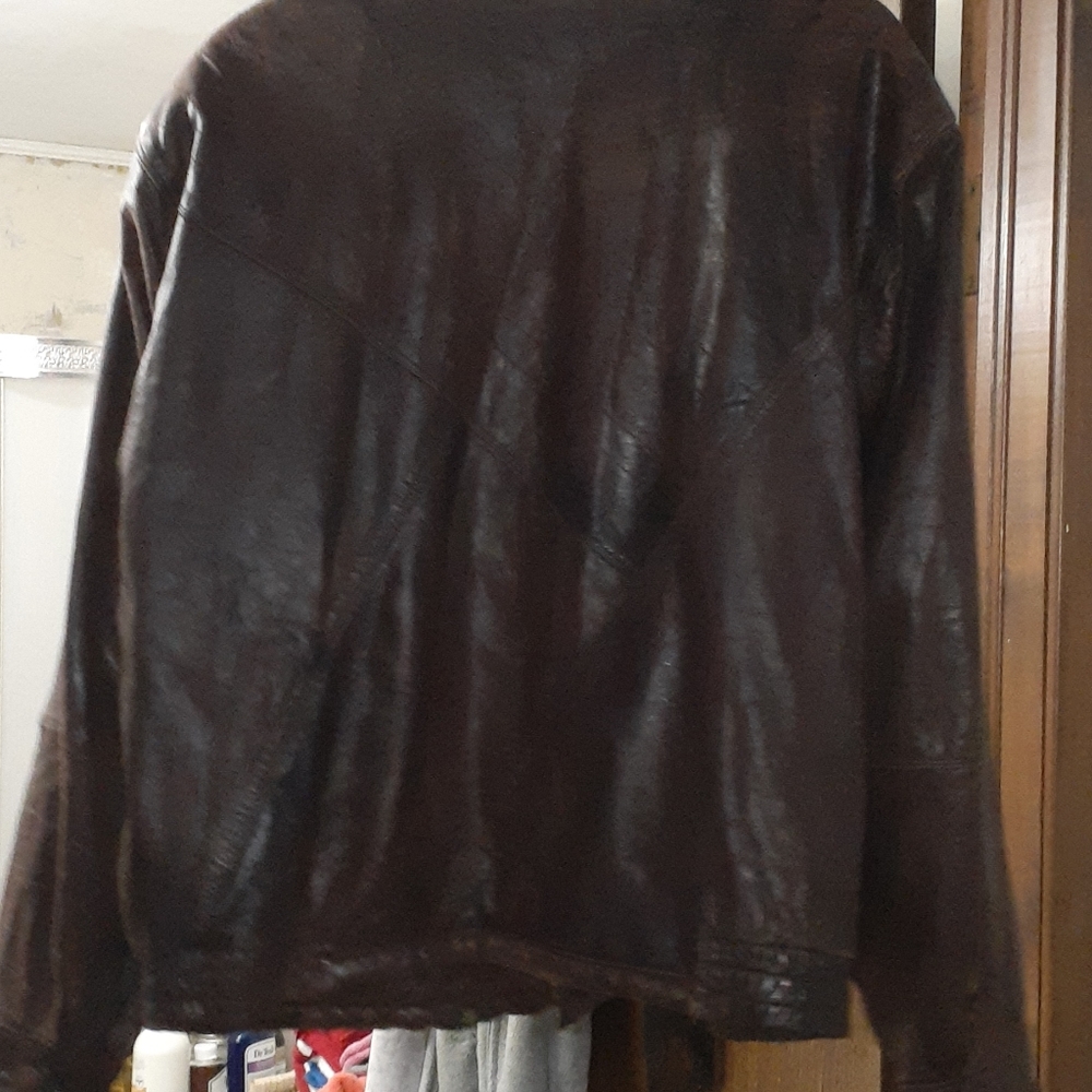 Leather jacket - Picture 2 of 4